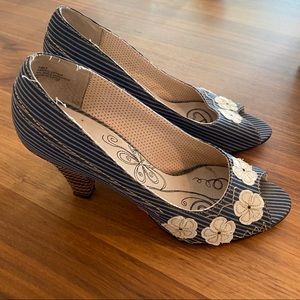 Kenzie Tart Peeptoe Heels